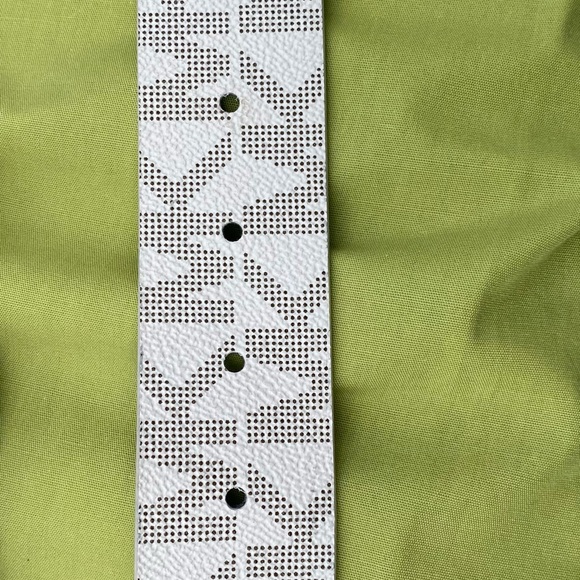 ❤️ Michael Kors white and brown belt reversible belt m/L - Picture 2 of 4